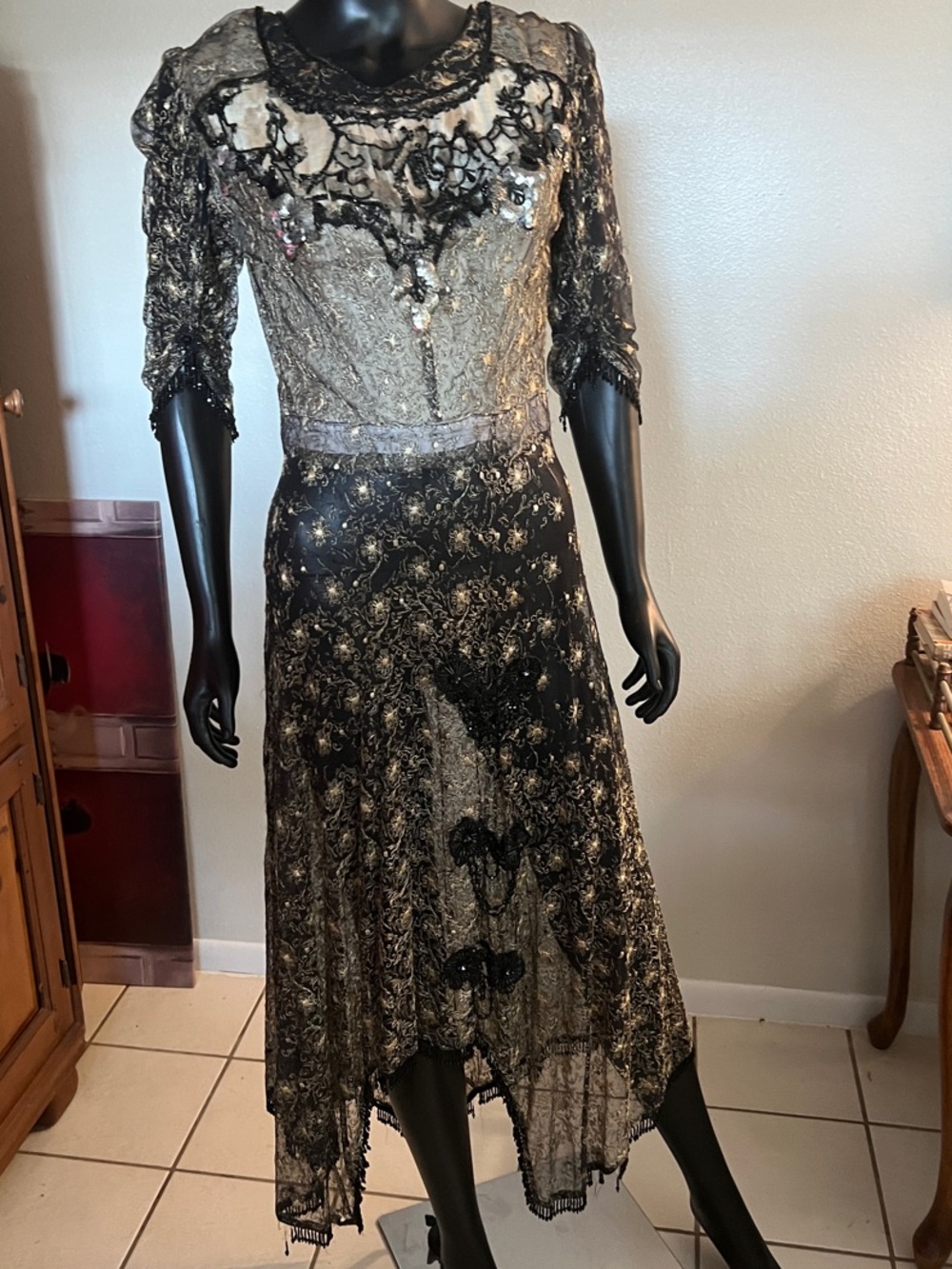 VNT Black Embroidered Lace Beaded High-Low Flapper Speakeasy Dress 1900-1920s